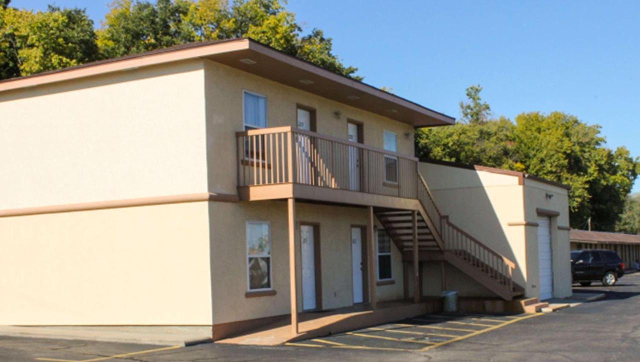 Golden Wheat Budget Host Inn Junction City Extérieur photo