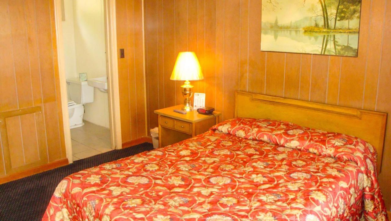 Golden Wheat Budget Host Inn Junction City Extérieur photo