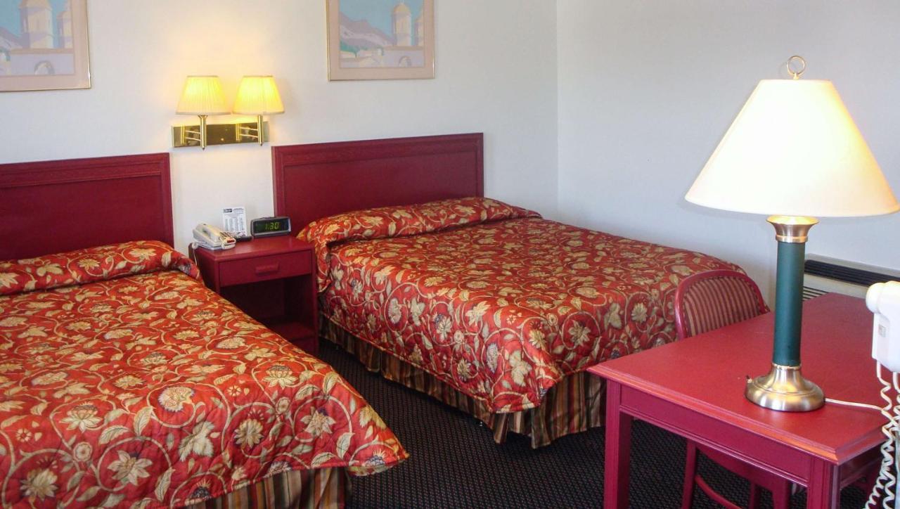 Golden Wheat Budget Host Inn Junction City Extérieur photo